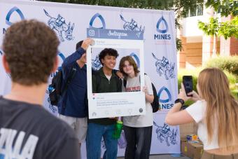 Mines students pose for a photo on first day of class