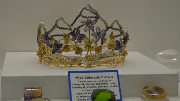 Close up of the crown.